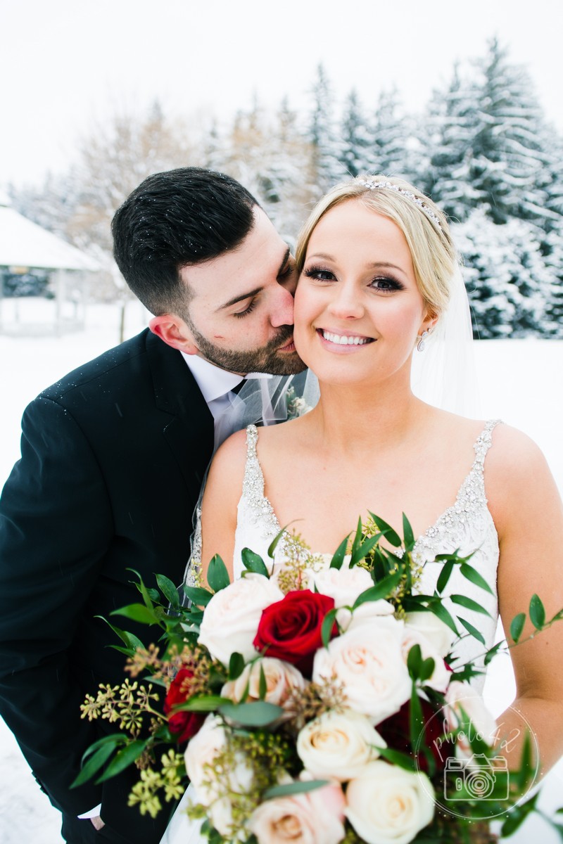 Royal amassador winter wedding, caledon winter wedding, mississauga winter wedding, brampton winter wedding, toronto winter wedding photography location, mississauga wedding photographer
